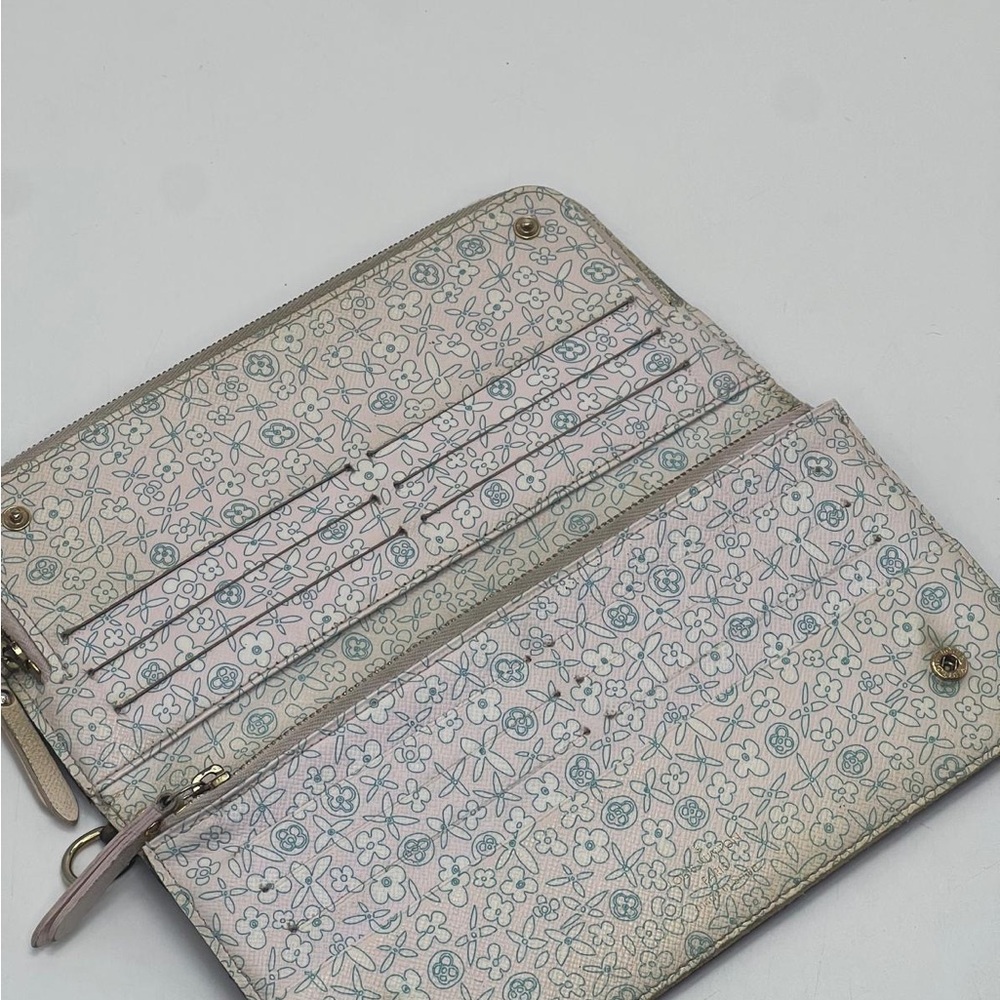 Louis Vuitton Monogram Wallet - Picture 10 of 10
